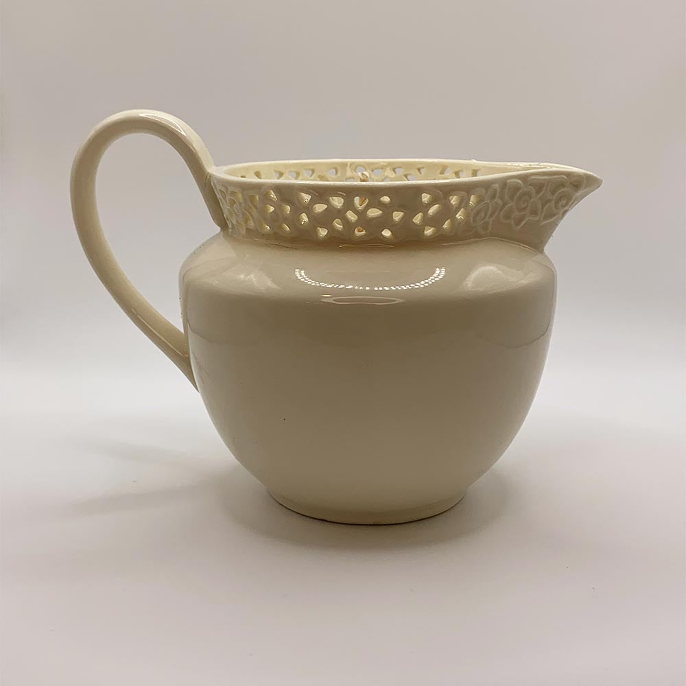 Godinger & Co. Lace Creamer Ceramic Dish - Spiced Apple Chai Candle